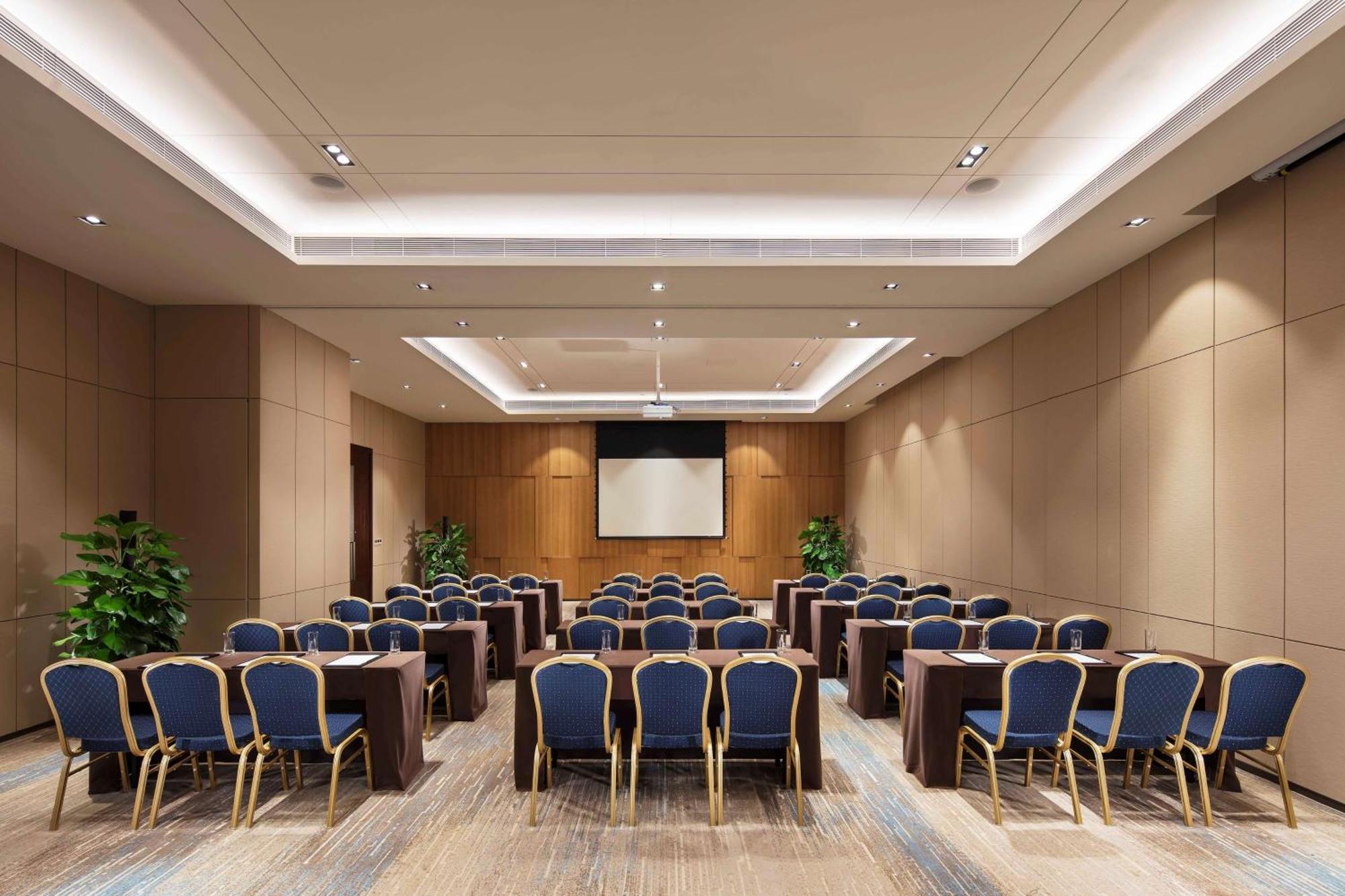 Hilton Garden Inn Shiyan Exterior photo